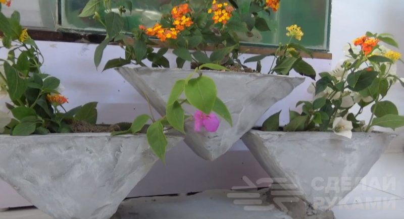Интересная идея: как сделать «кирпичный» цветочный горшок из гипса