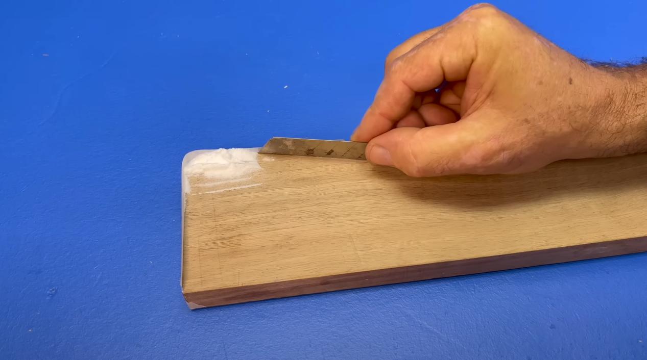 5 способов применения соды и суперклея для ремонта древесины