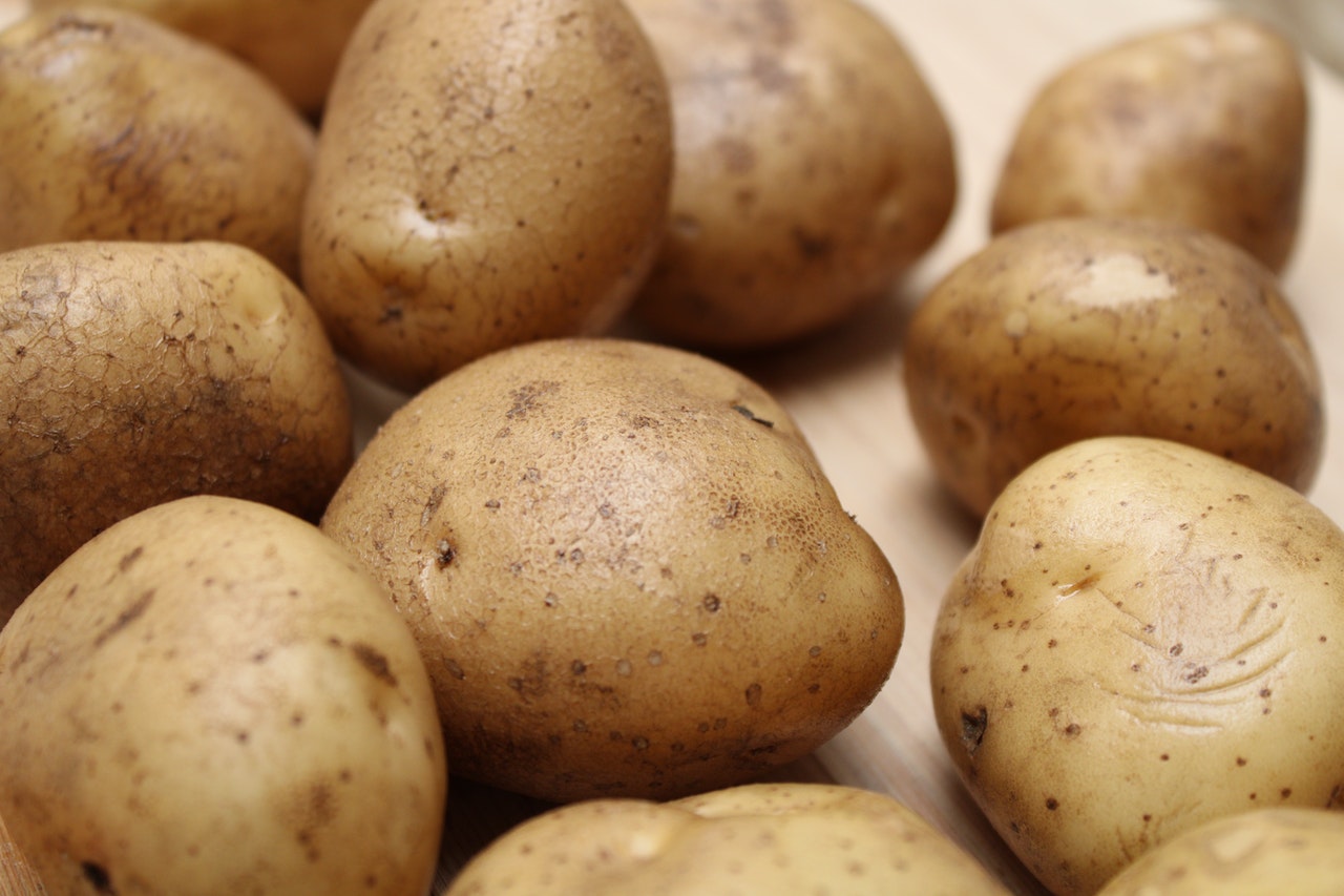 Дачникам на заметку: что нужно сделать в августе, чтобы увеличить урожай картофеля